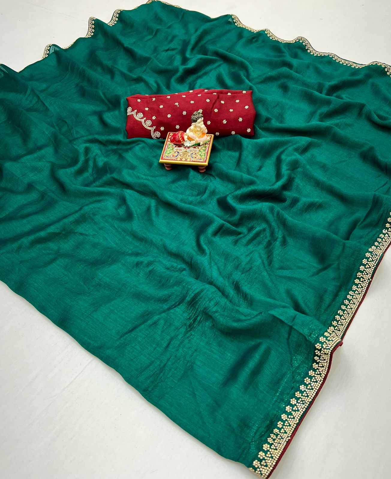 Ynf Velvet KESH263 SBI69 Sarees Wholesale Designer Sarees Velvet Sarees Plain Sarees Manufacturer