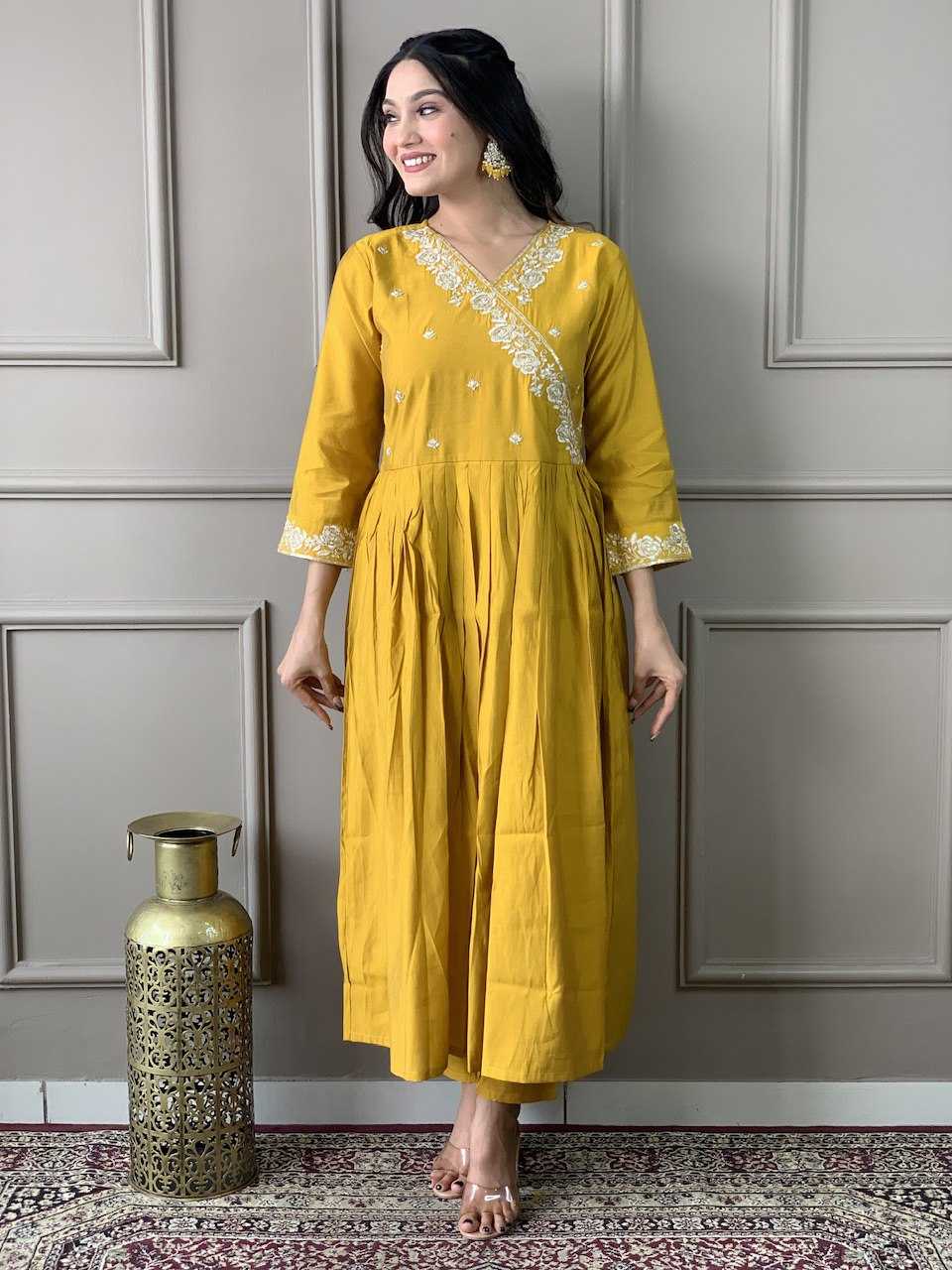 YNF VISCOSE CHANDERI KESH402 D623 KURTI WHOLESALE EMBROIDERED STRAIGHT KURTI WITH PANT KURTI MANUFACTURER