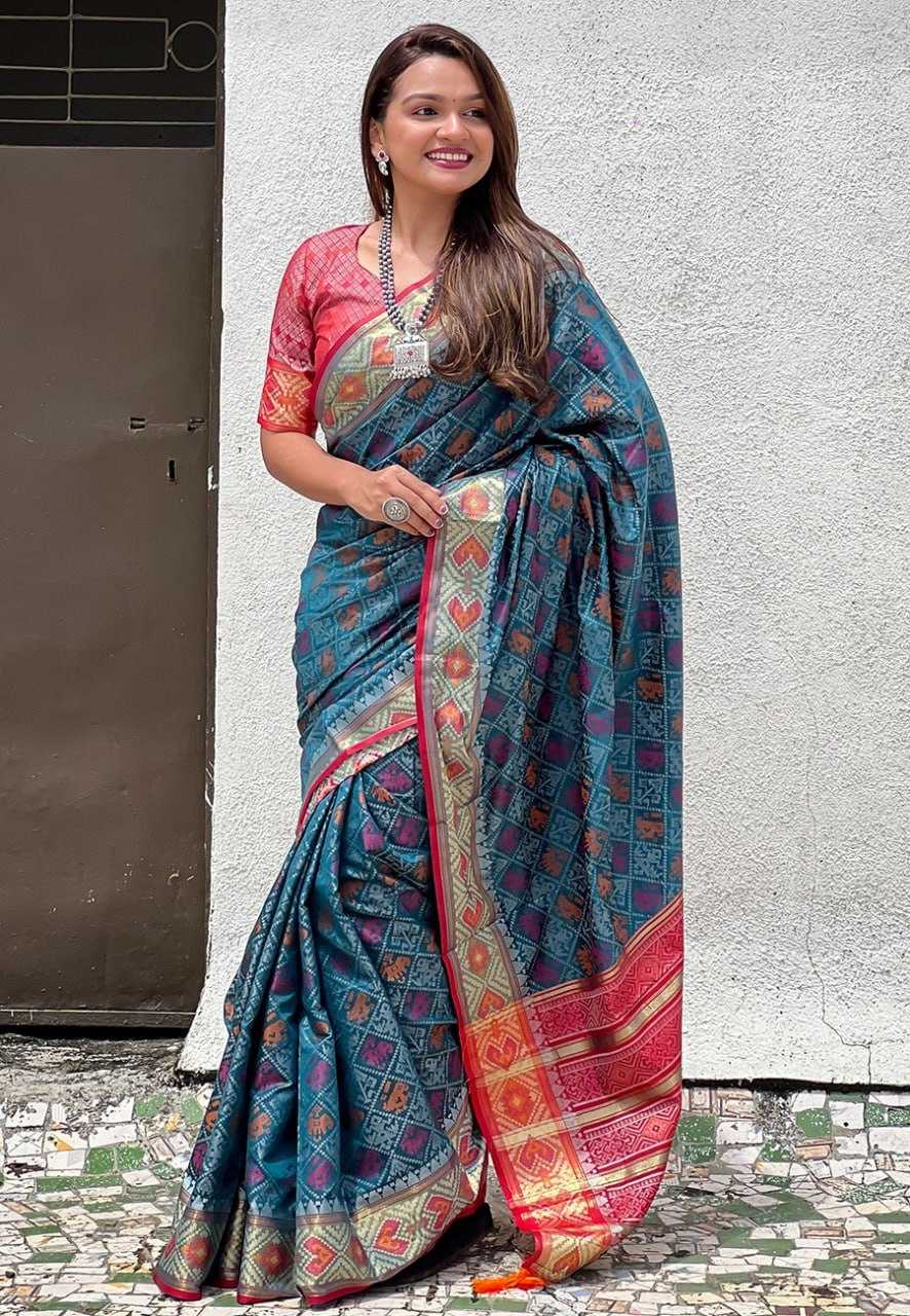 Ynf Patola Silk RIN116 PATOLA Silk Sarees Wholesale Brocade Sarees Patola Sarees Zari Border Silk Sarees Manufacturer