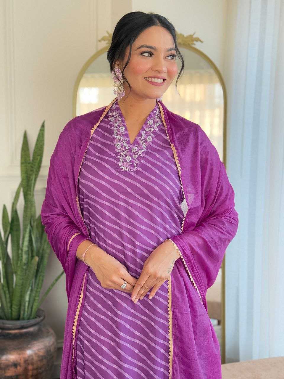 Ynf Muslin KESH529 SHREEVALLI Suits & Dresses Wedding Collections Festive Collections Wholesale Ladies Suits Embroidery Suits Wedding Outfits Manufacturer