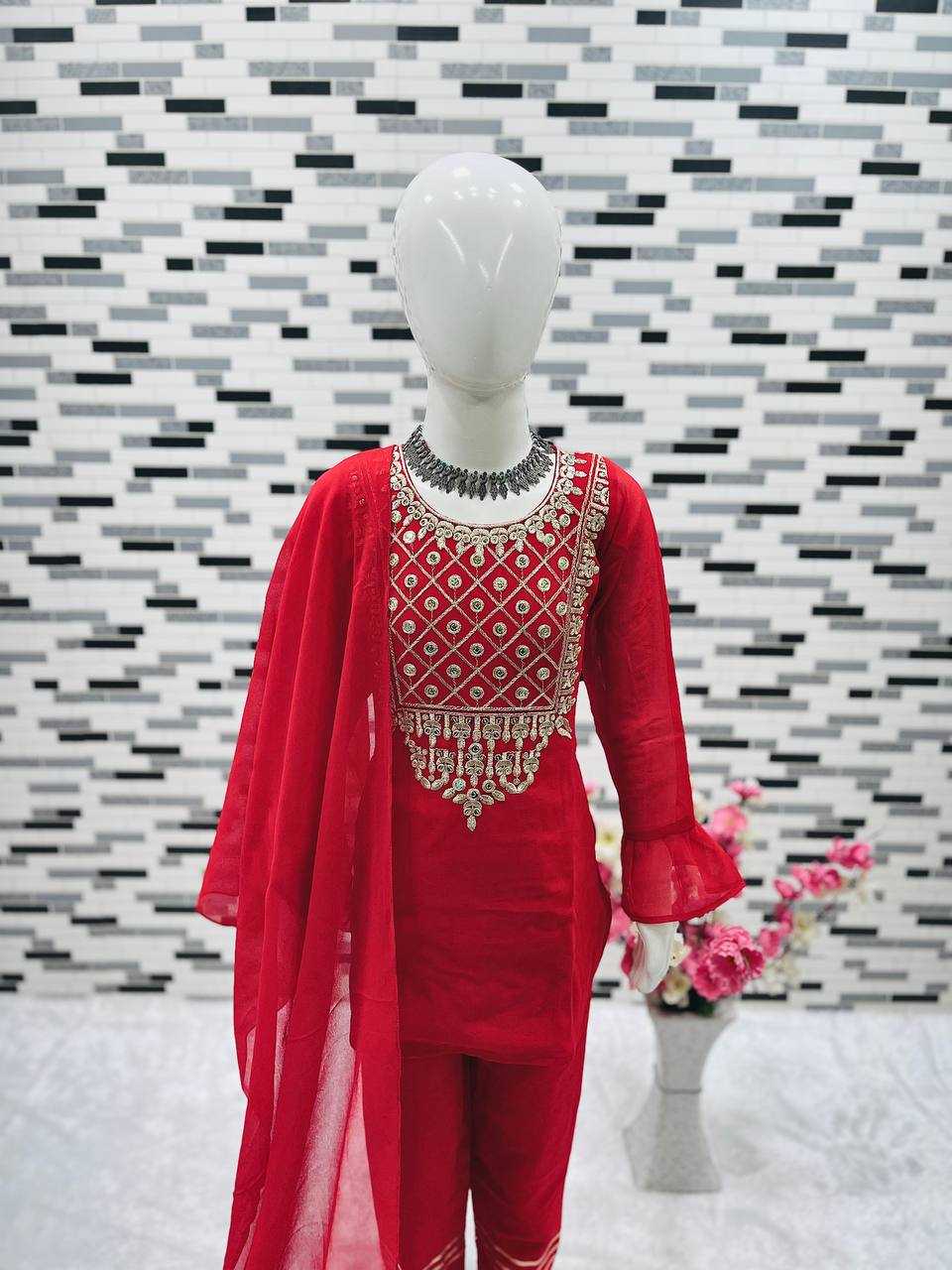 YNF FAUX GEORGETTE ROC 162 WHOLESALE KIDS SUIT MANUFACTURER