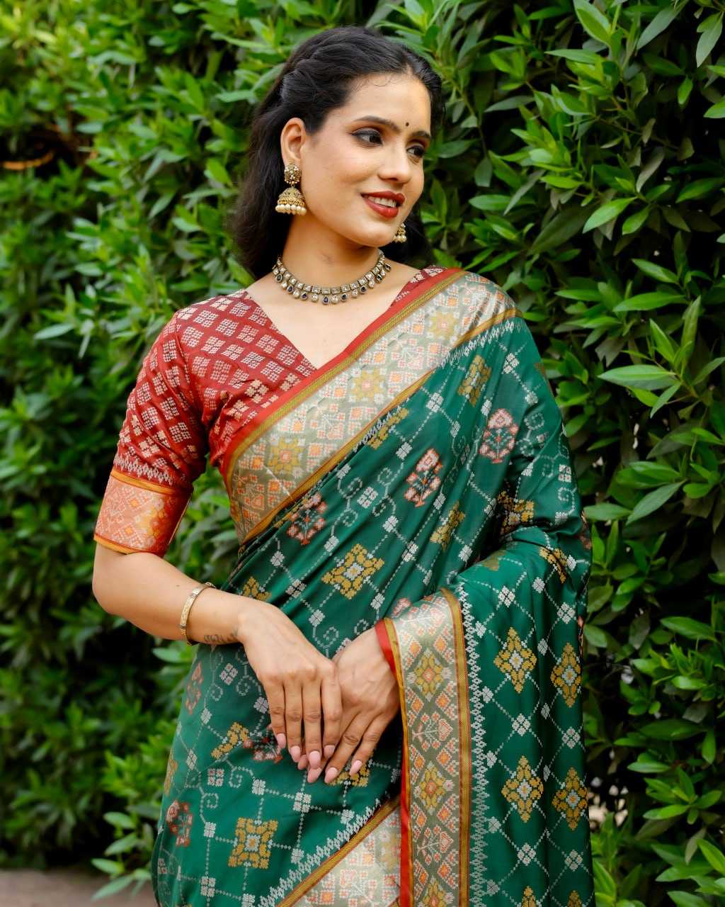 YNF HANDLOOM SILK MTC LAYWATI SILK SAREES WHOLESALE HANDLOOM PATOLA IKAT SAREES MANUFACTURER