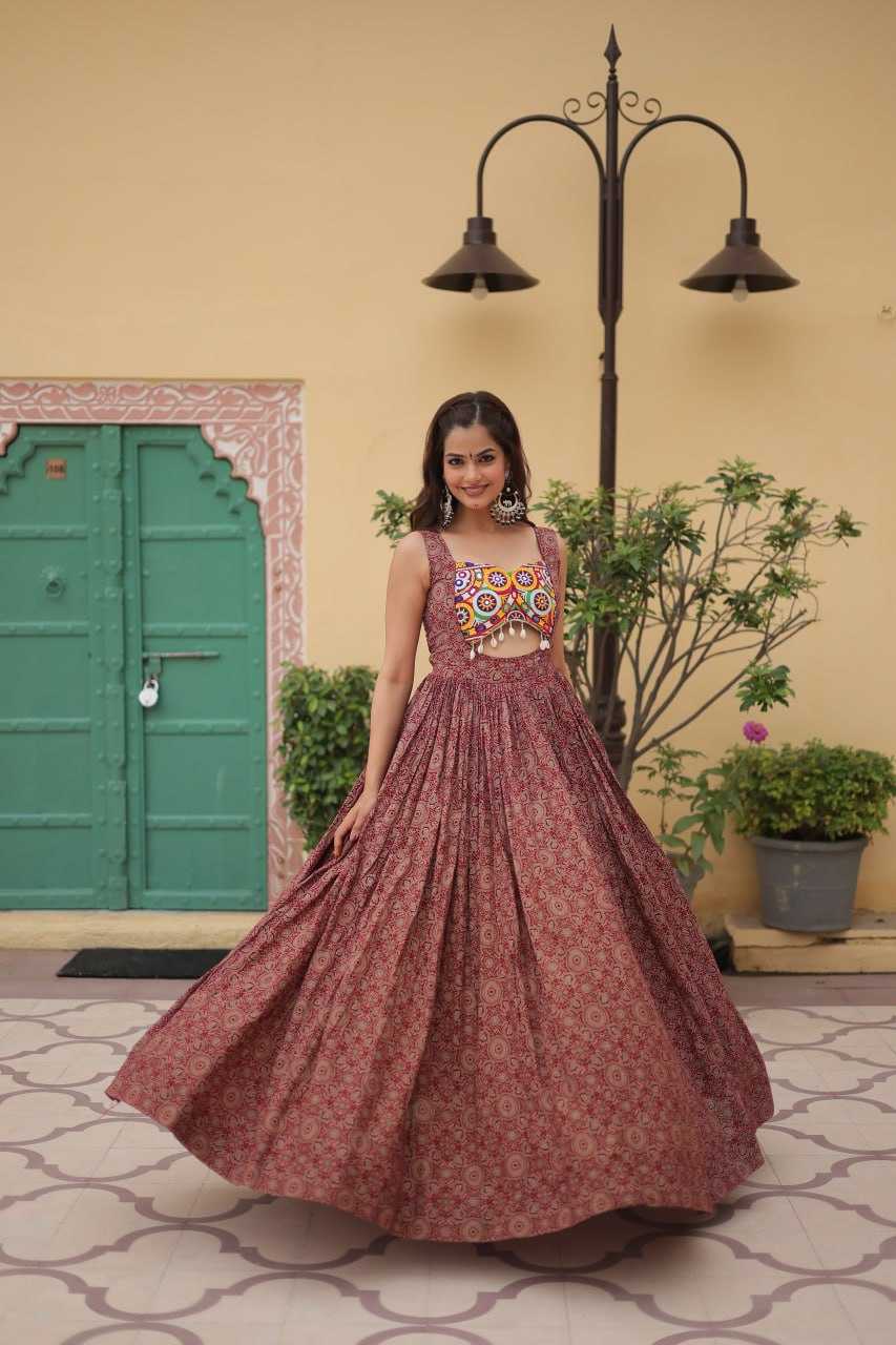 YNF COTOON KESH132 9201 GOWNS WHOLESALE PRINTED LONG NAVRATRI GOWNS MANUFACTURER