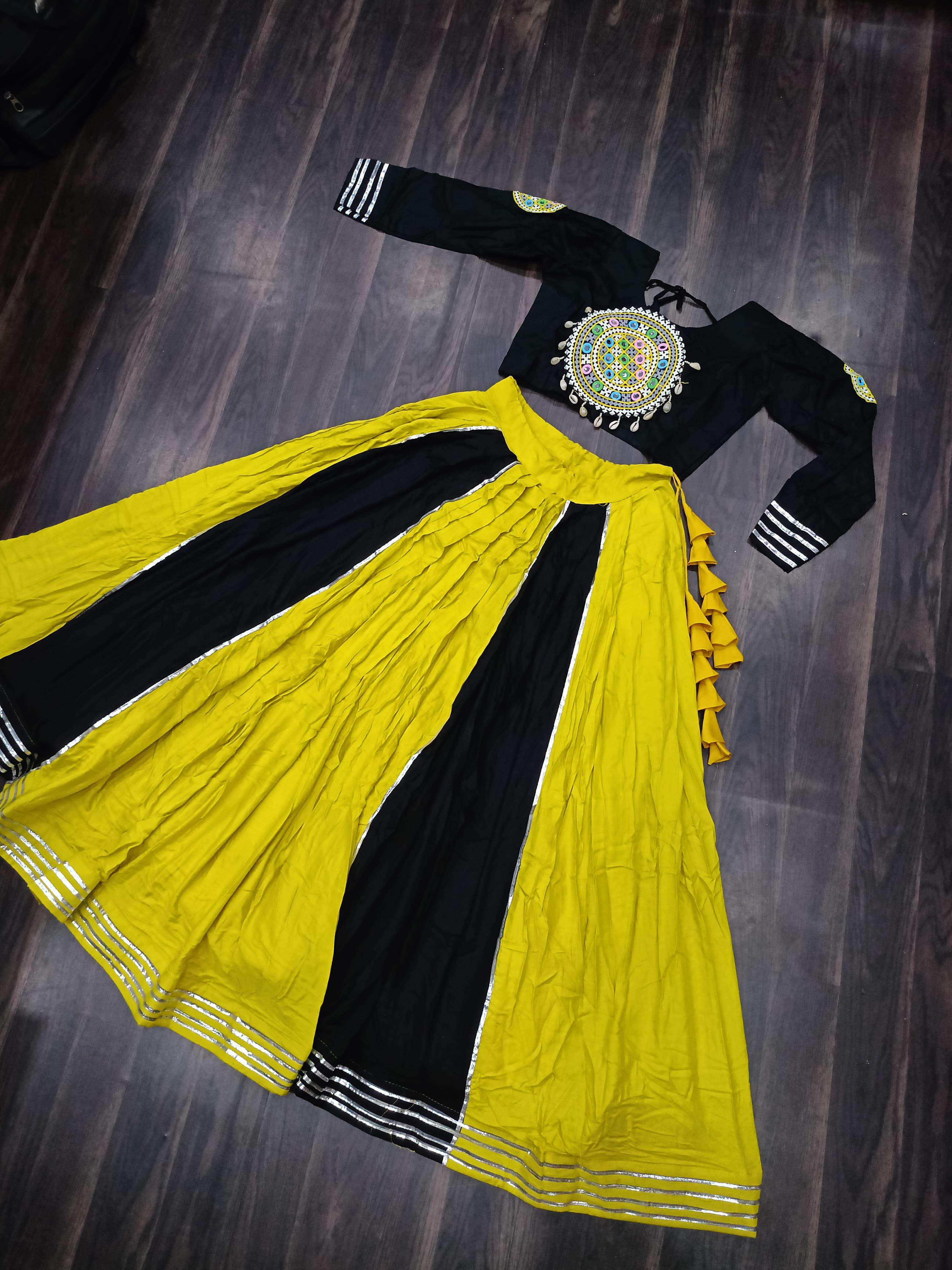 YNF RAYON KESH132 7122 LEHENGAS WHOLESALE NAVRATRI CHANIYA CHOLI TRADITIONAL LEHENGAS MANUFACTURER