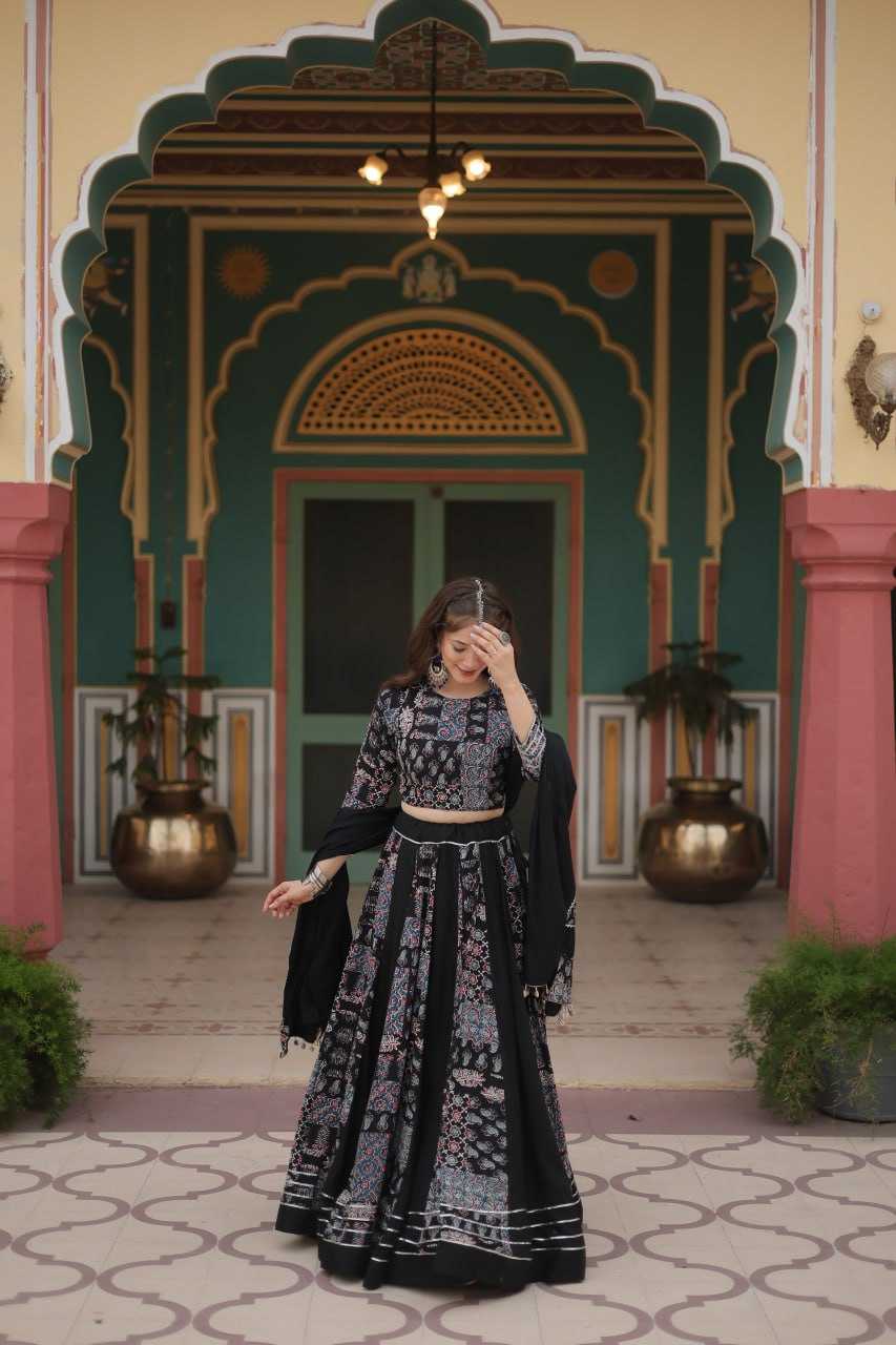 YNF RAYON KESH132 7123 LEHENGAS WHOLESALE TRADITIONAL PRINTED NAVRATRI CHANIYA CHOLI MANUFACTURER