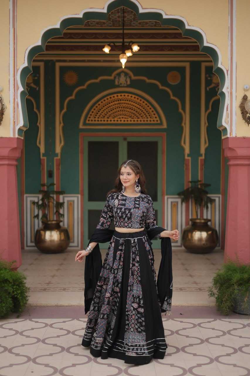 YNF RAYON KESH132 7123 LEHENGAS WHOLESALE TRADITIONAL PRINTED NAVRATRI CHANIYA CHOLI MANUFACTURER