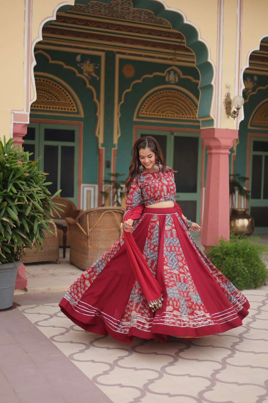 YNF RAYON KESH132 7123 LEHENGAS WHOLESALE TRADITIONAL PRINTED NAVRATRI CHANIYA CHOLI MANUFACTURER