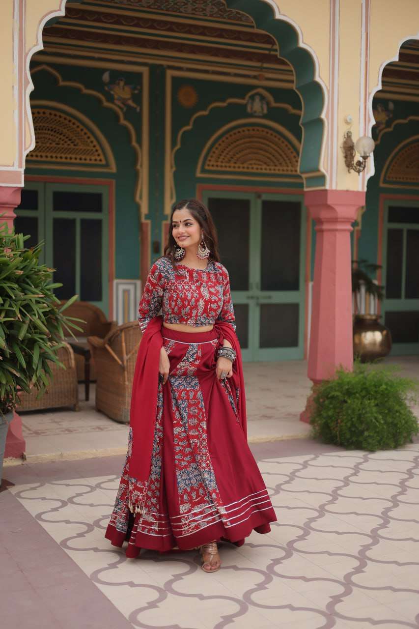 YNF RAYON KESH132 7123 LEHENGAS WHOLESALE TRADITIONAL PRINTED NAVRATRI CHANIYA CHOLI MANUFACTURER