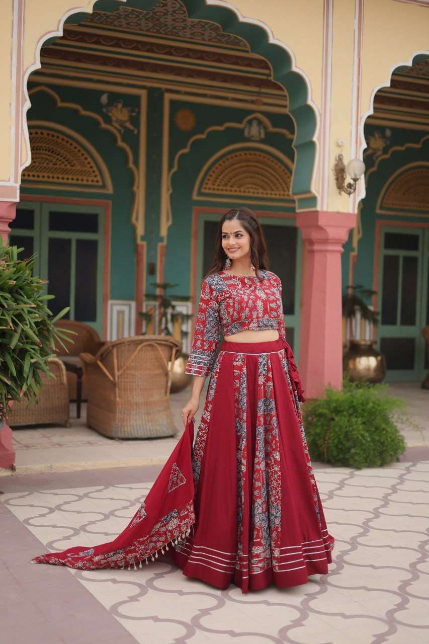 YNF RAYON KESH132 7123 LEHENGAS WHOLESALE TRADITIONAL PRINTED NAVRATRI CHANIYA CHOLI MANUFACTURER