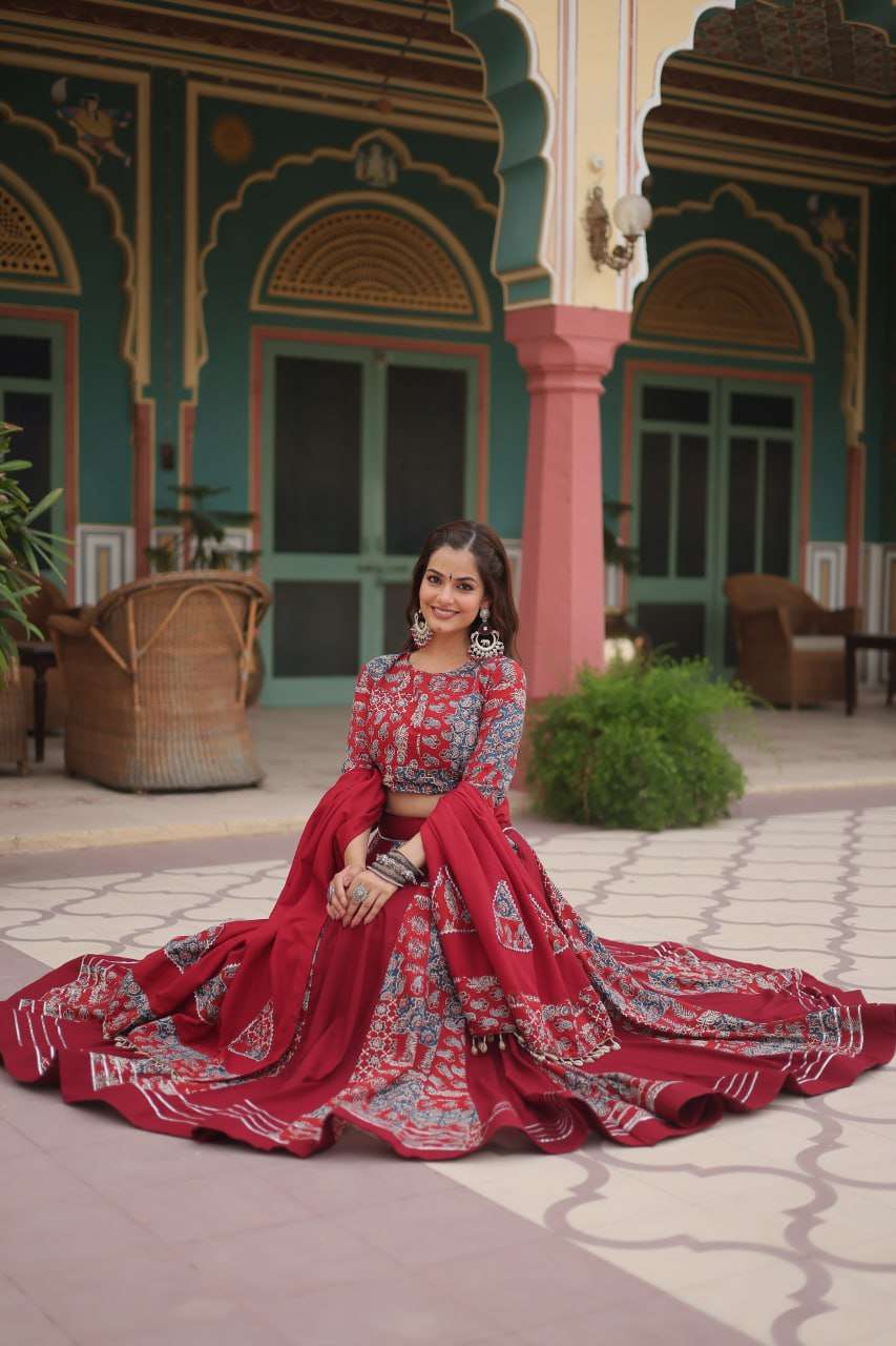 YNF RAYON KESH132 7123 LEHENGAS WHOLESALE TRADITIONAL PRINTED NAVRATRI CHANIYA CHOLI MANUFACTURER