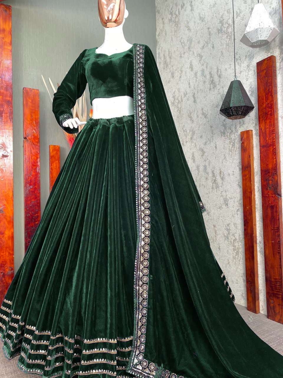  YNF VELVET RIN141 350 LEHENGAS WHOLESALE FANCY SILK VELVET LEHENGAS MANUFACTURER