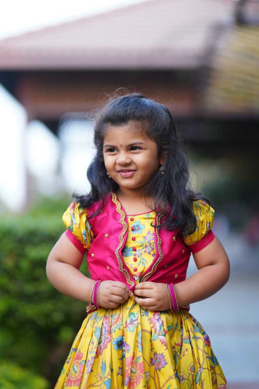 YNF HANDLOOM SILK KESH109 RRKT36 KIDS WEAR WHOLESALE KIDS GOWNS MANUFACTURER