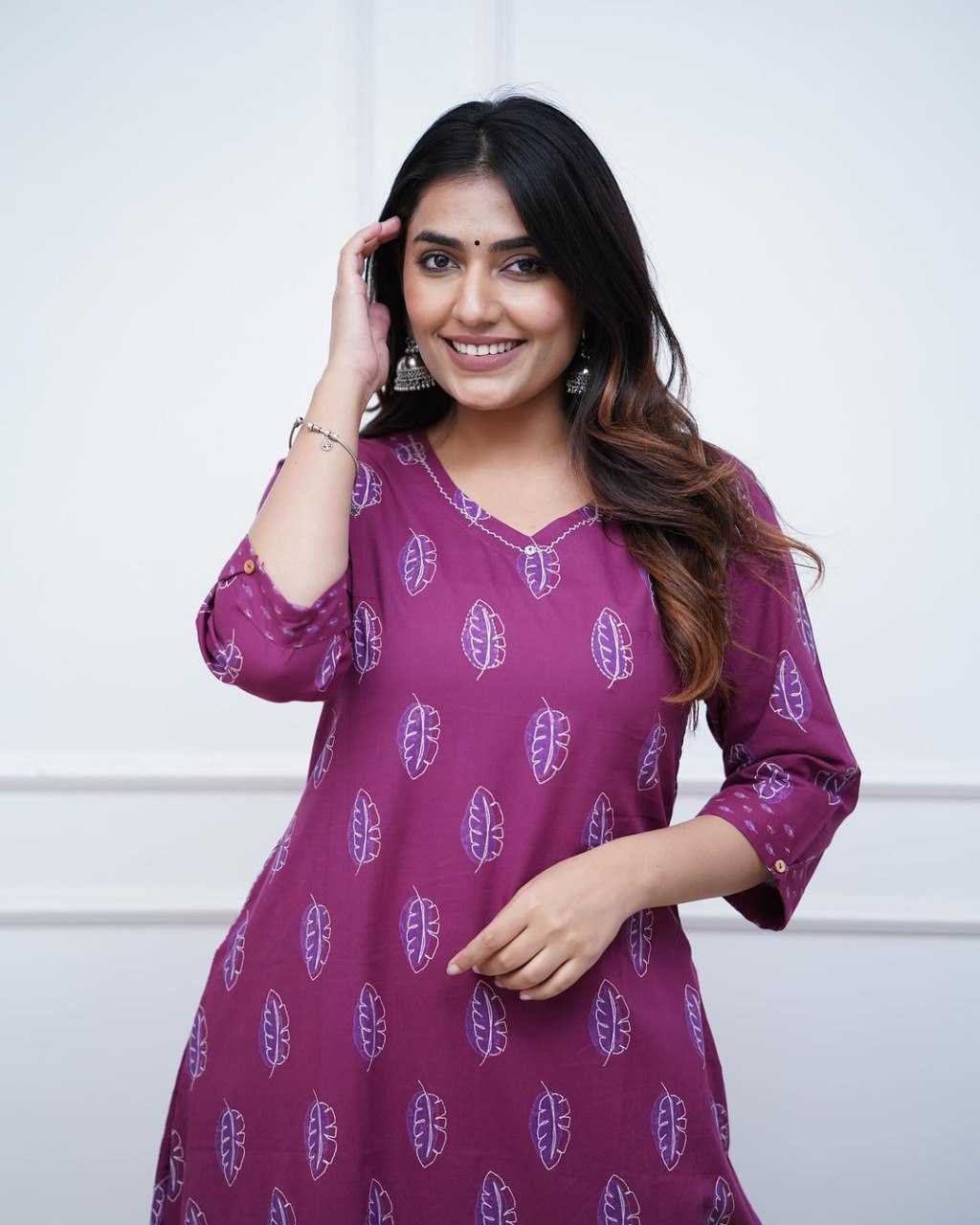 YNF MUSLIN KESH164 G64 KURTIS WHOLESALE LONG PRINTED KURTI WITH BOTTOM V-NECK LONG KURTIS MANUFACTURER