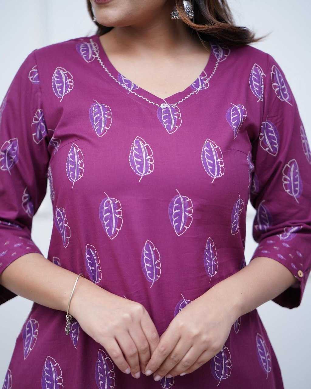 YNF MUSLIN KESH164 G64 KURTIS WHOLESALE LONG PRINTED KURTI WITH BOTTOM V-NECK LONG KURTIS MANUFACTURER