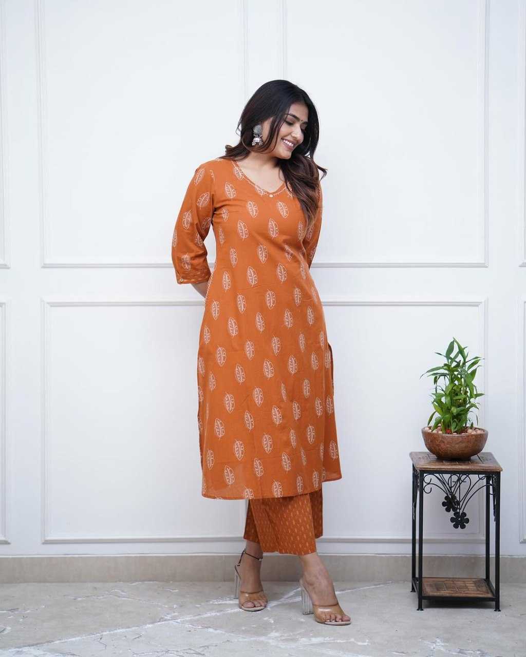 YNF MUSLIN KESH164 G64 KURTIS WHOLESALE LONG PRINTED KURTI WITH BOTTOM V-NECK LONG KURTIS MANUFACTURER