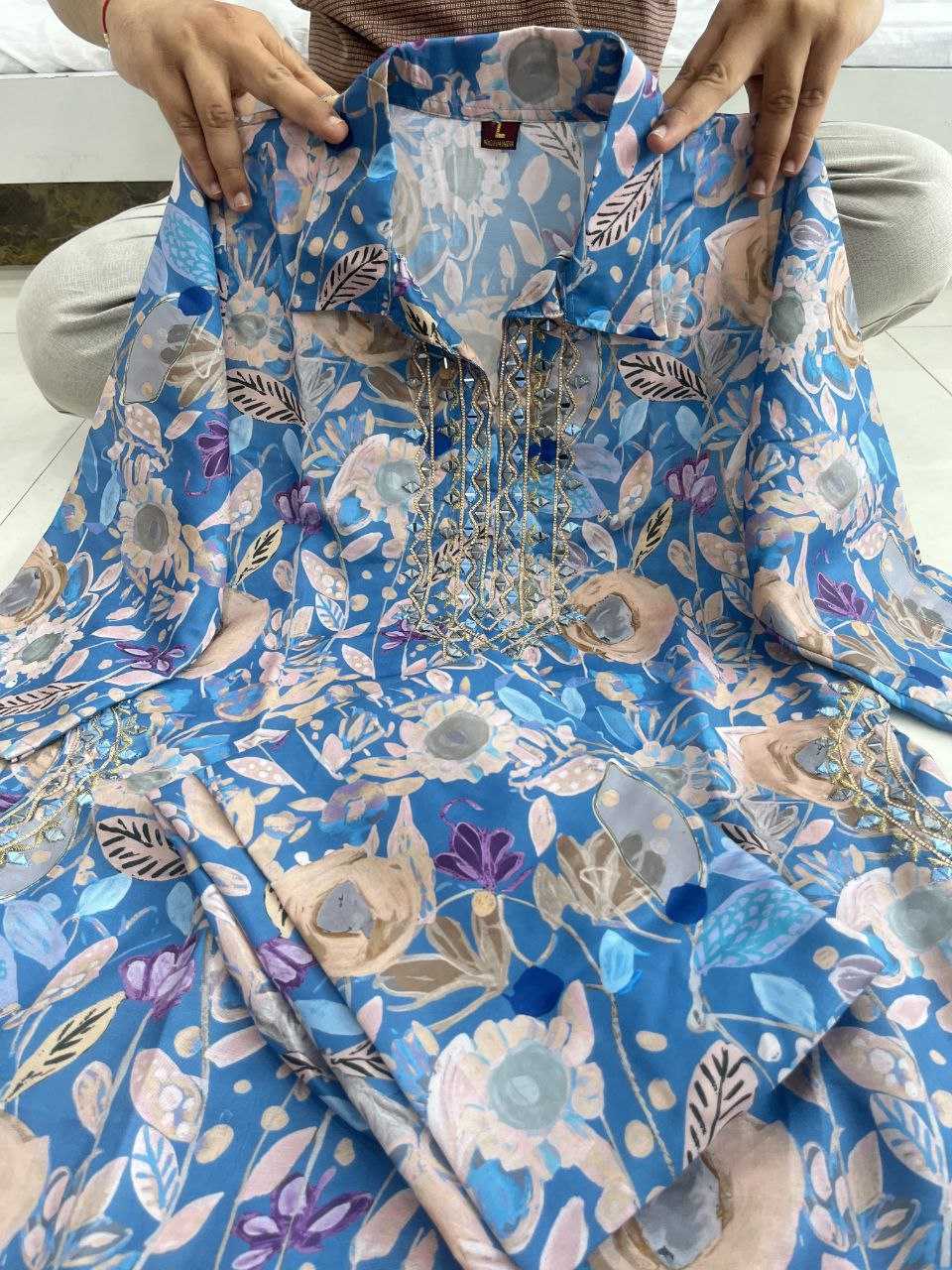 YNF MUSLIN KESH209  8889_7 KURTIS WHOLESALE COLLAR NECK KURTI WITH PANT MIRROR WORK KURTI MANUFACTURER