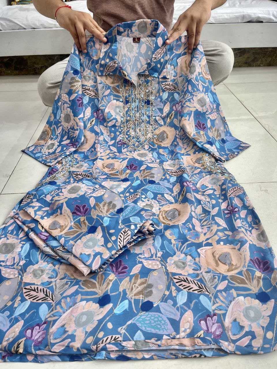 YNF MUSLIN KESH209  8889_7 KURTIS WHOLESALE COLLAR NECK KURTI WITH PANT MIRROR WORK KURTI MANUFACTURER
