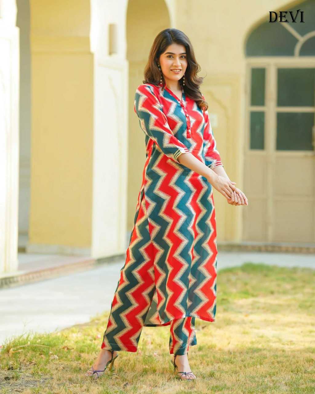 YNF MUSLIN RIN131 501 KURTIS WHOLESALE LONG PRINTED KURTI WITH PANT V-NECK KURTIS MANUFACTURER