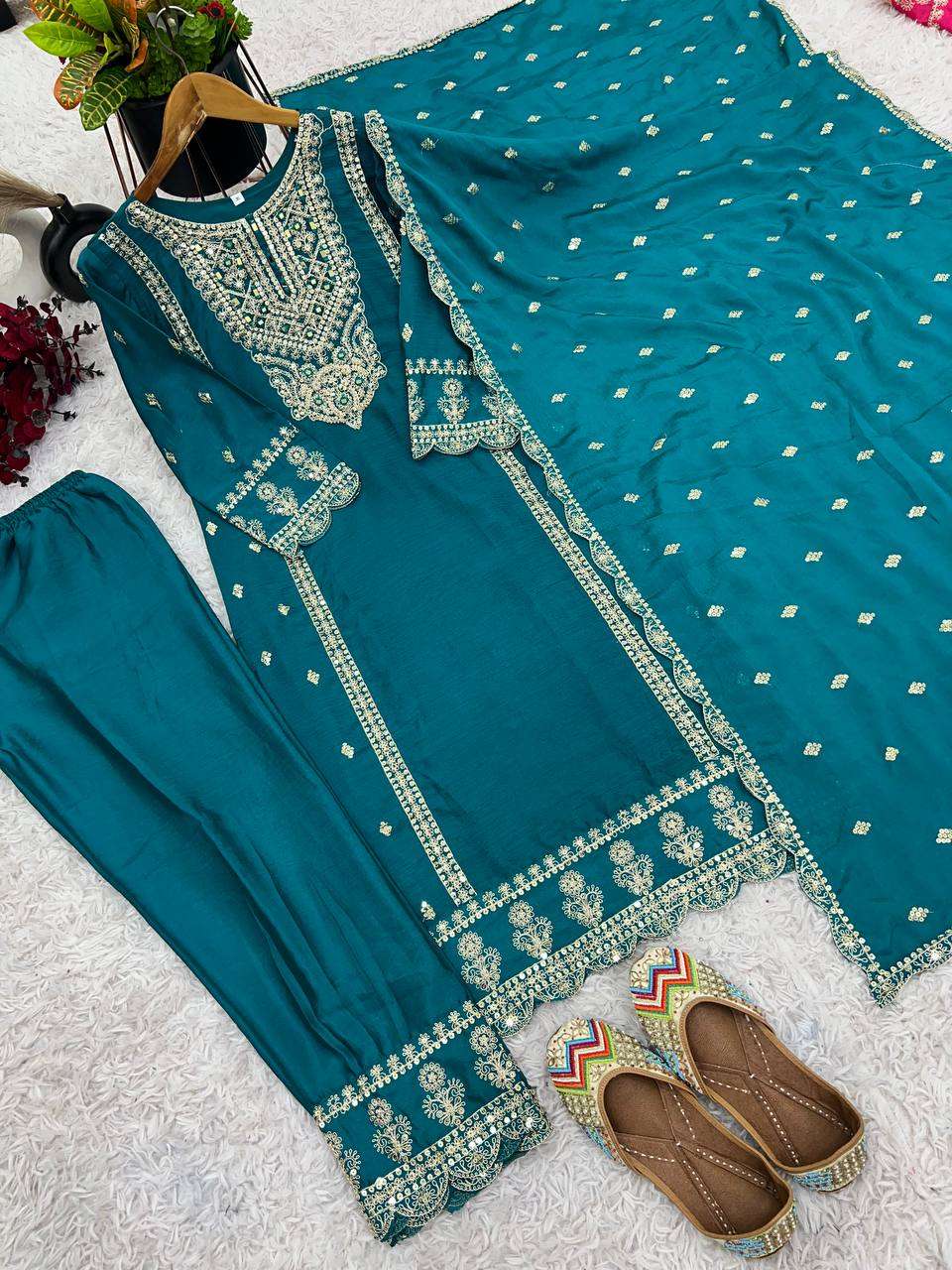 YNF KESH128 5001 SUITS & DRESSES WHOLESALE EMBROIDERY PARTY WEAR LADIES ZARI SUITS MANUFACTURER