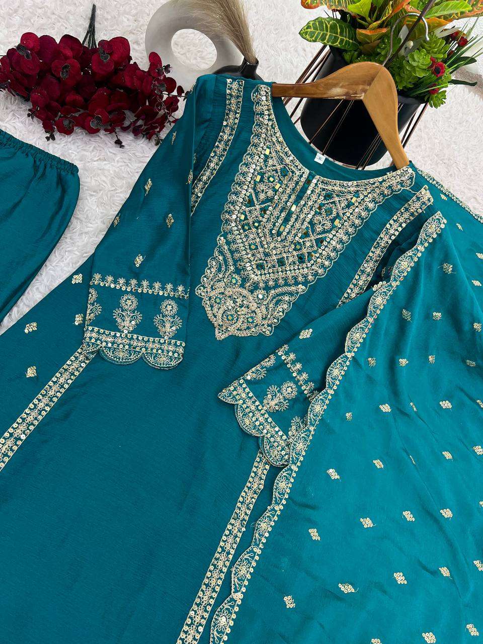 YNF KESH128 5001 SUITS & DRESSES WHOLESALE EMBROIDERY PARTY WEAR LADIES ZARI SUITS MANUFACTURER