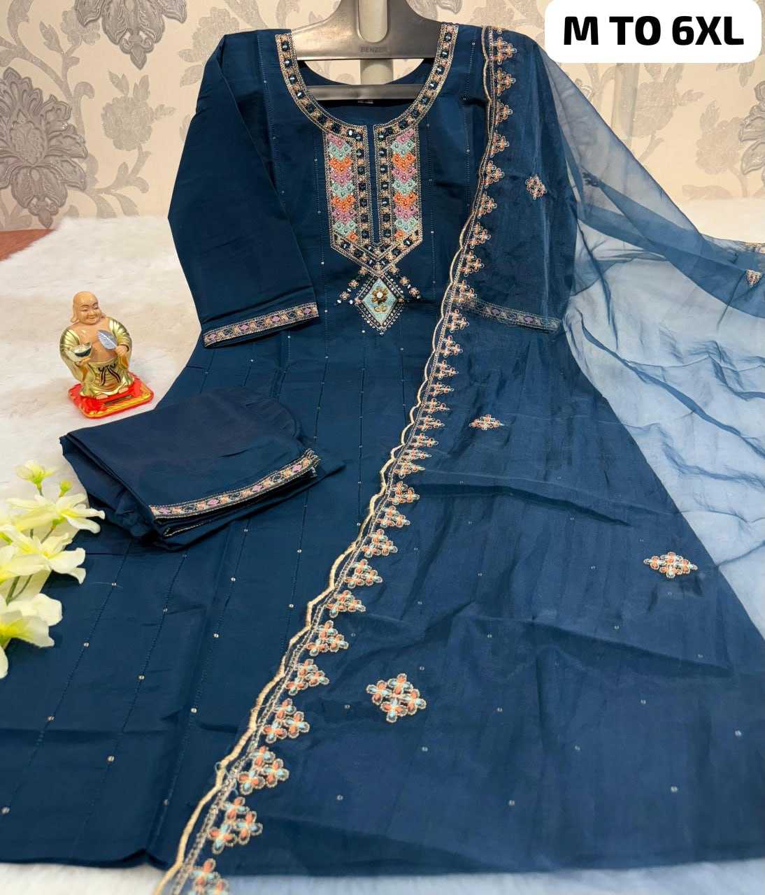 YNF MUSLIN KESH256 RNF02 3XL TO 6XL SUITS & DRESSES WHOLESALE EMBROIDERY PARTY WEAR LADIES SUITS MANUFACTURE