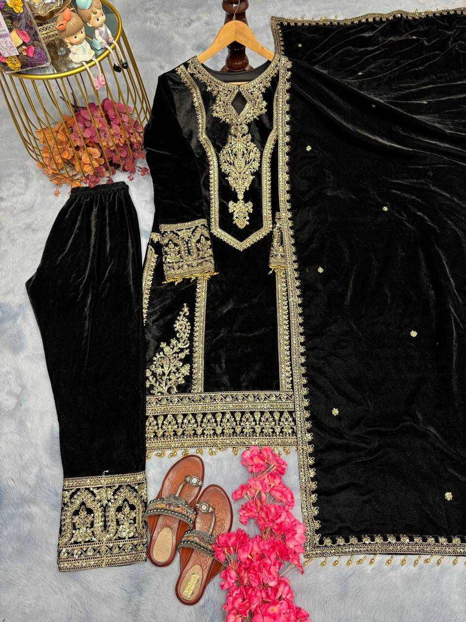 YNF VELVET KESH141 1072 SUITS & DRESSES WHOLESALE PARTY WEAR PAKISTANI EMBROIDERY VELVET EID COLLECTIONS SUITS MANUFACTURE