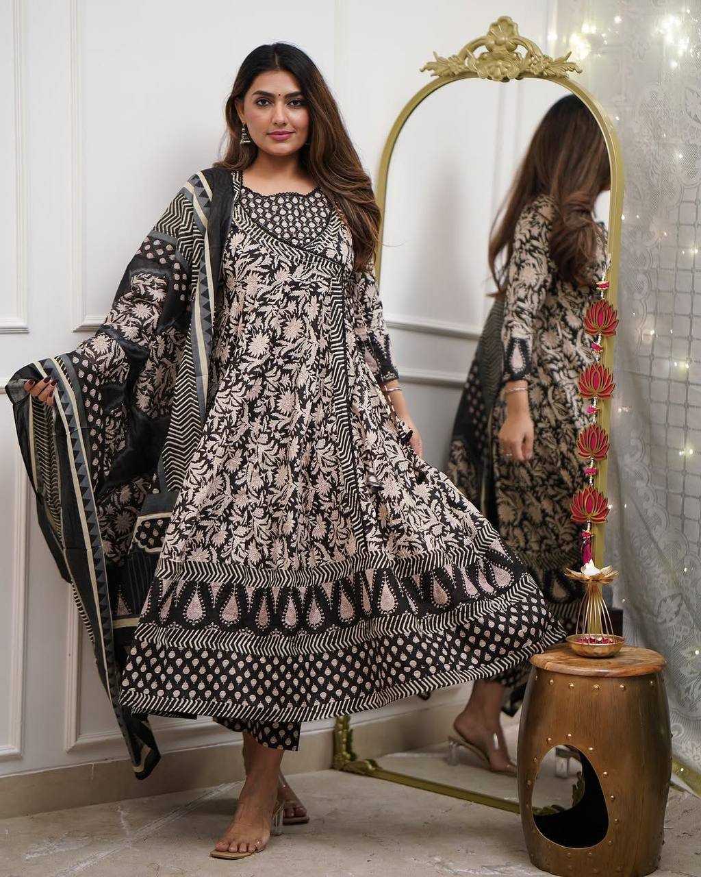 YNF COTTON KESH211 LDY01 SUIT WHOLESALE EMBROIDERY ZARI WORK COTTON SUIT MANUFACTURER