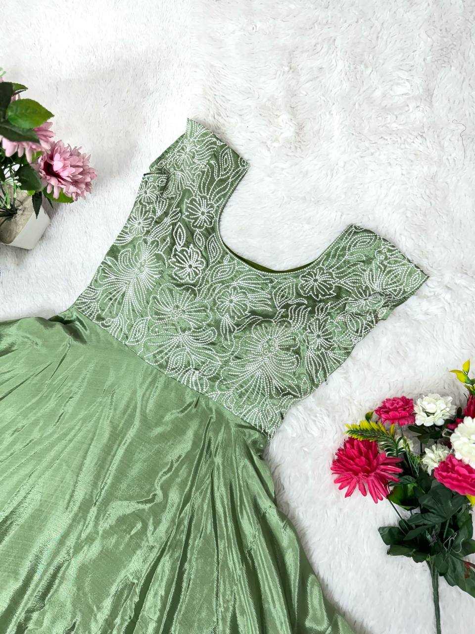 YNF SOFT CHINON KESH367  K156 GOWNS WHOLESALE EMBROIDERY SILK SLEEVELESS GOWNS MANUFACTURER