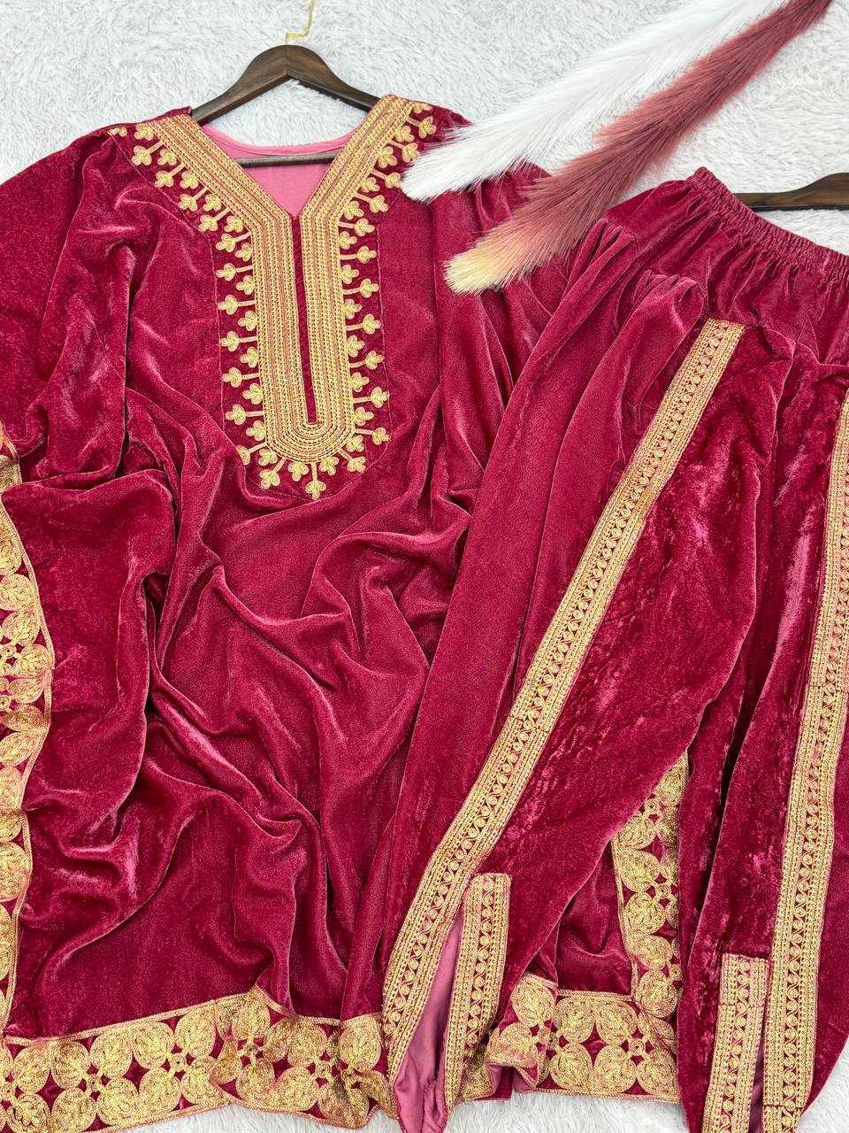 YNF VELVET KESH228 576 SUIT WHOLESALE EMBROIDERED VELVET LADIES SUIT MANUFACTURER