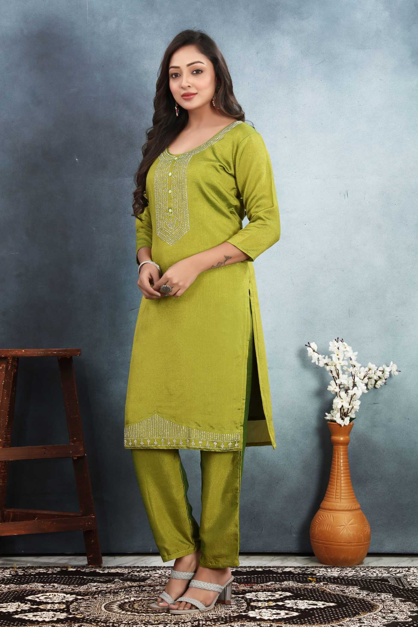 Ynf Vichitra Silk RIN153 8006 Kurti Wholesale Ethnic Kurtis Tunic Kurti Round Neck Kurtis Manufacturer