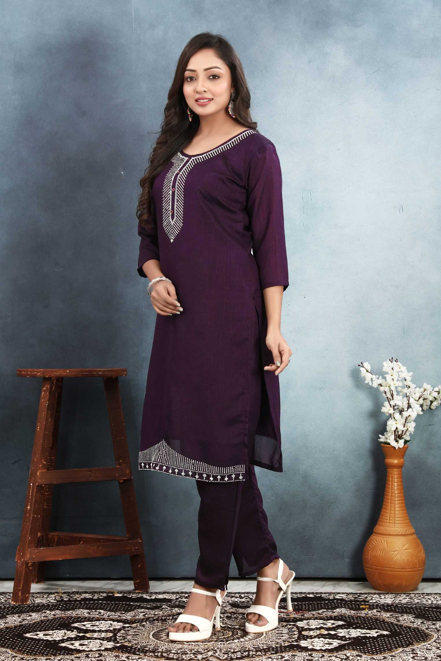 Ynf Vichitra Silk RIN153 8006 Kurti Wholesale Ethnic Kurtis Tunic Kurti Round Neck Kurtis Manufacturer