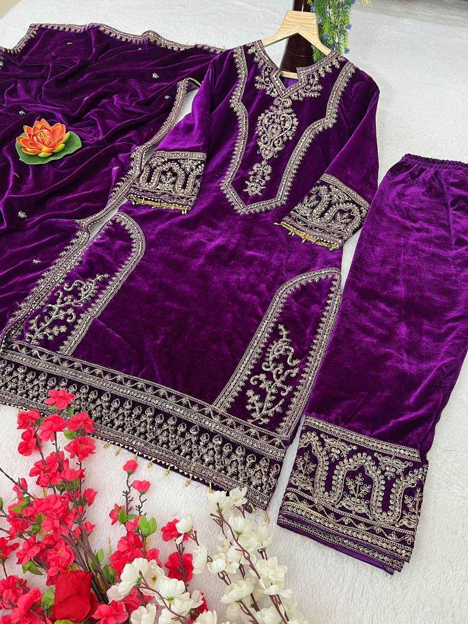 YNF VISCOSE VELVET KESH399 3127 SUITS & DRESSES WHOLESALE  EMBROIDERY VELVET PAKISTANI SUITS MANUFACTURER