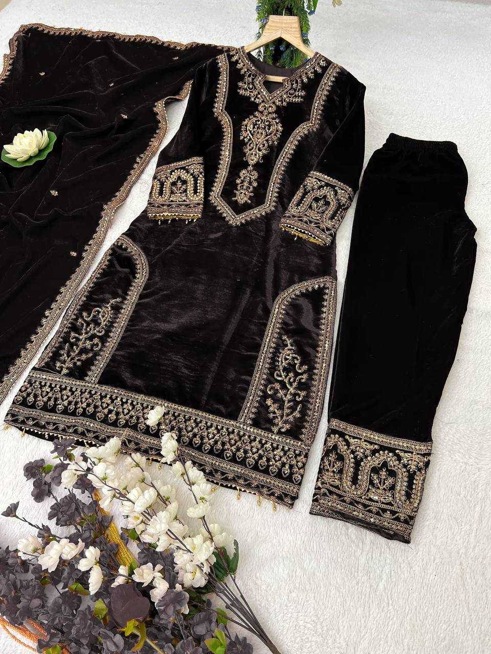 YNF VISCOSE VELVET KESH399 3127 SUITS & DRESSES WHOLESALE  EMBROIDERY VELVET PAKISTANI SUITS MANUFACTURER