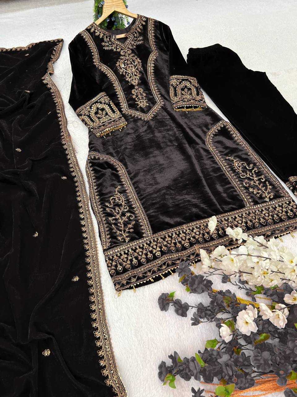 YNF VISCOSE VELVET KESH399 3127 SUITS & DRESSES WHOLESALE  EMBROIDERY VELVET PAKISTANI SUITS MANUFACTURER