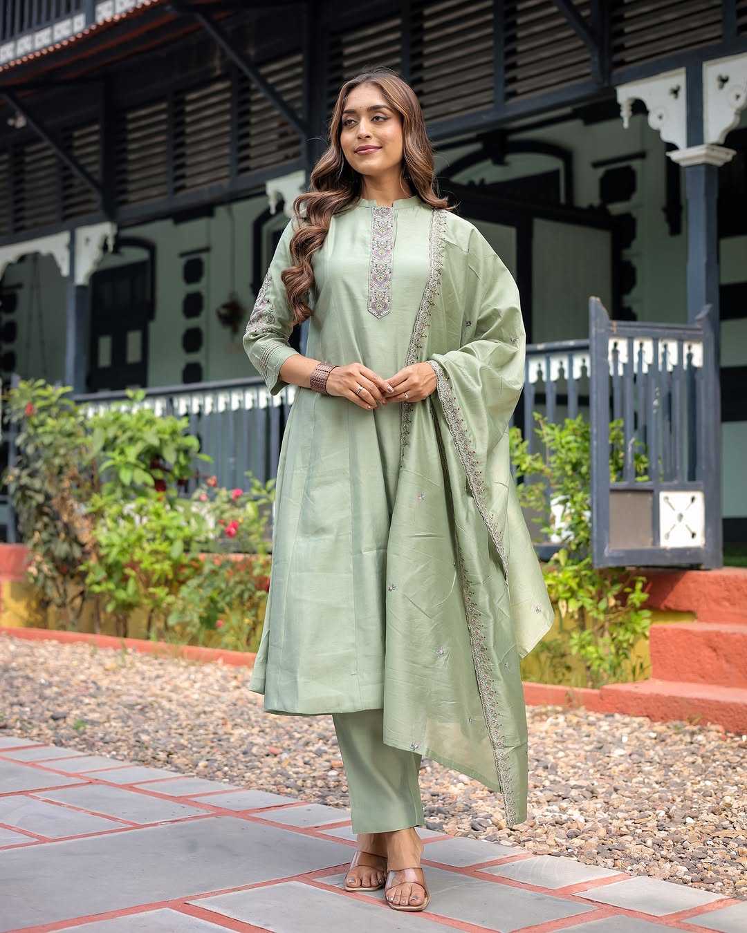 Ynf Heavy Muslin KESH545 1034 Suits & Dresses Wholesale Embroidery Suits Anarkali Suits Manufacturer