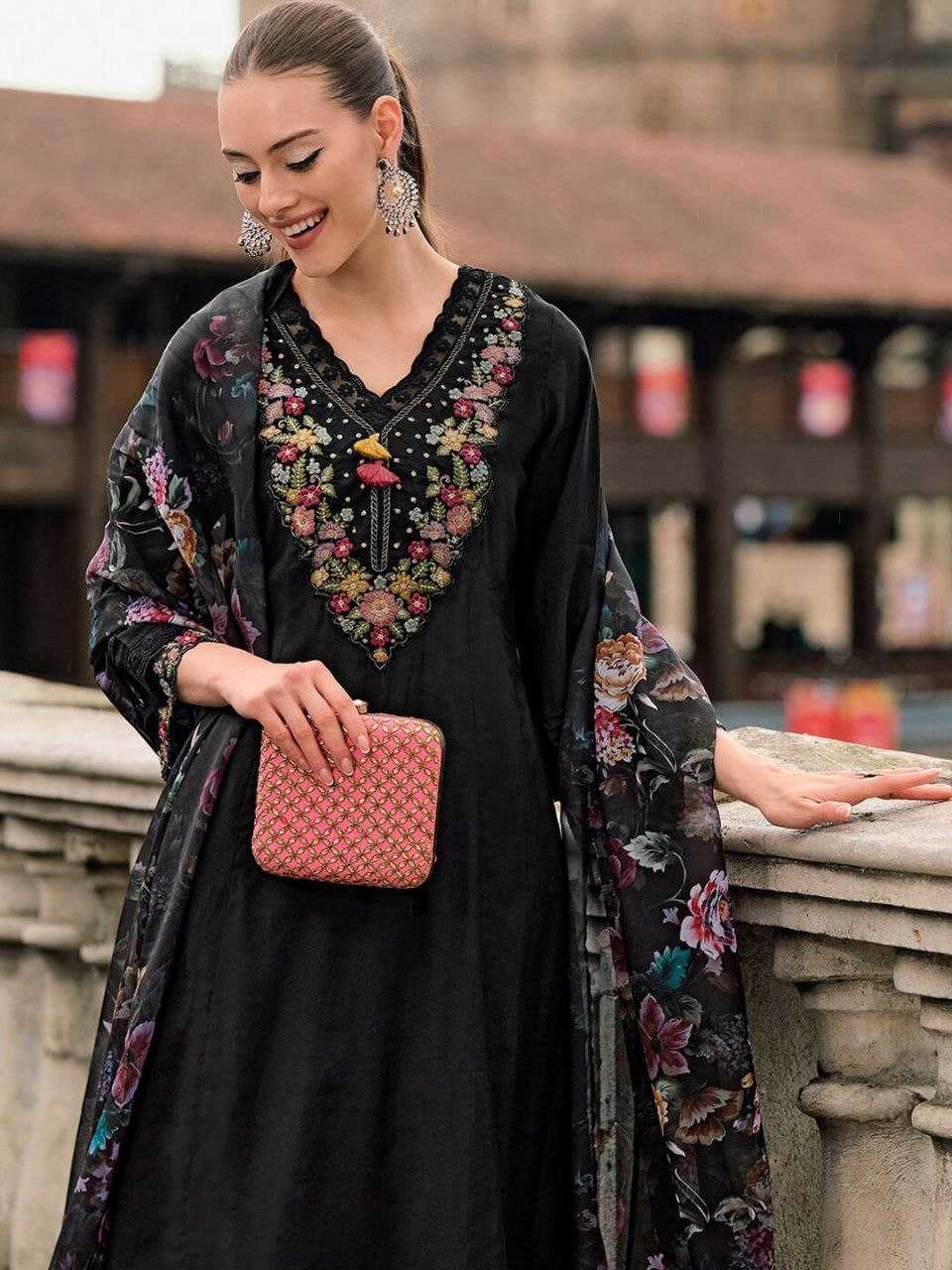 Ynf Muslin KESH529 KAJAL Kurti Wholesale Casual Kurtis Festive Kurtis Party Wear Kurtis Embroidered Kurtis A-Line Kurtis Manufacturer