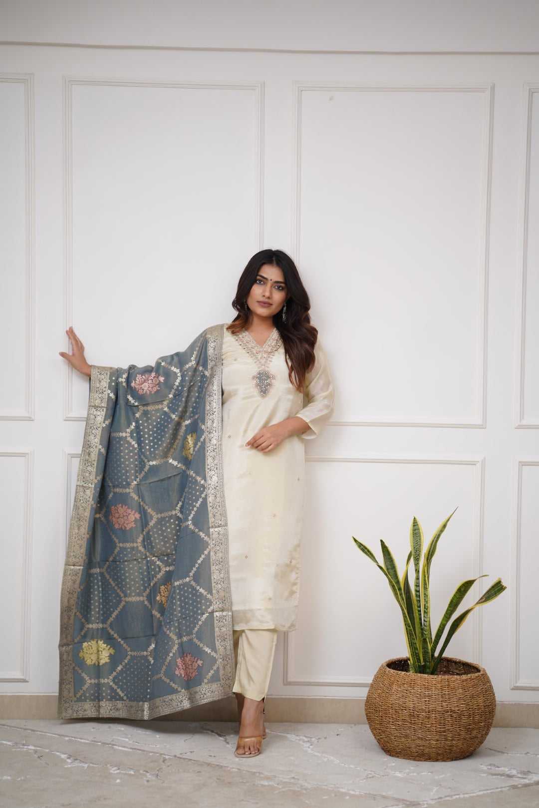 Ynf Viscose Chanderi KESH545 1026 Kurti Wholesale Embroidered Kurtis Kurti With Pants Manufacturer