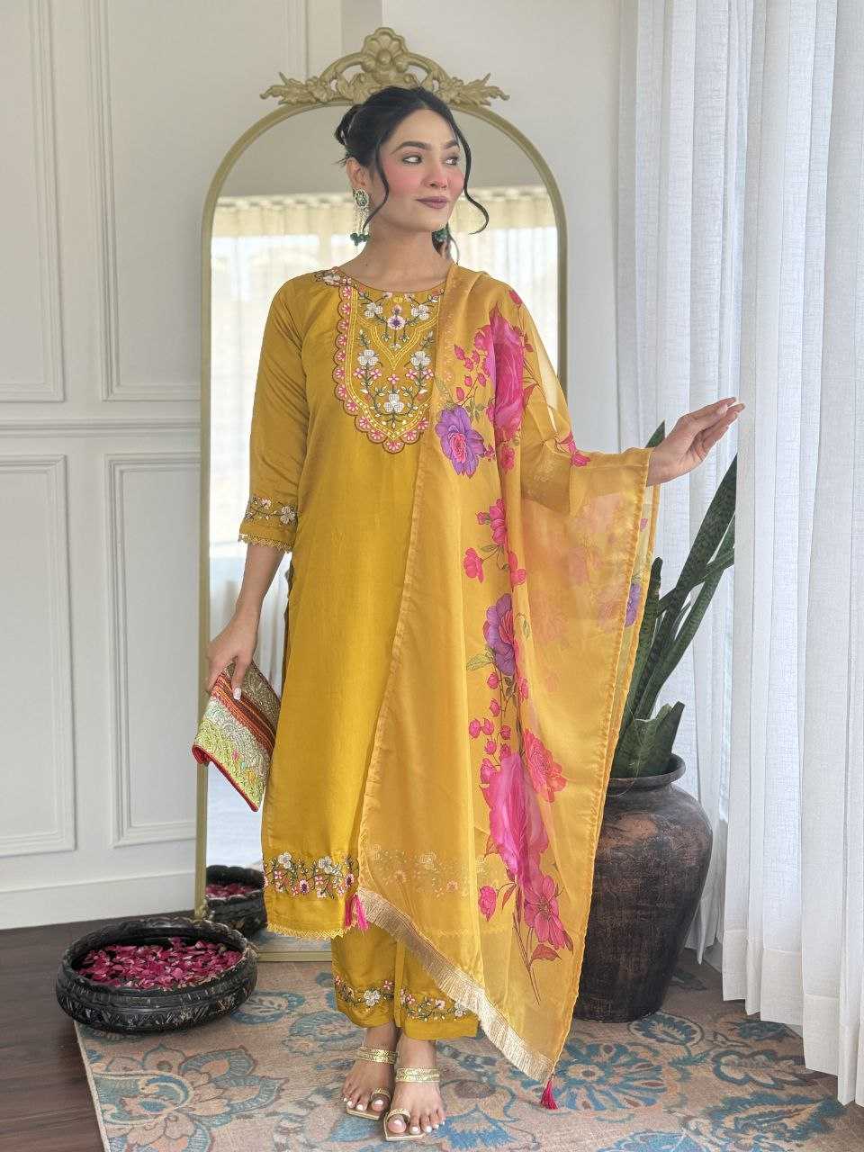 Ynf Viscose KESH529 PIHU Suits & Dresses Wholesale Ladies Suits Embroidery Suits Party wear suits Chanderi Suit Manufacturer