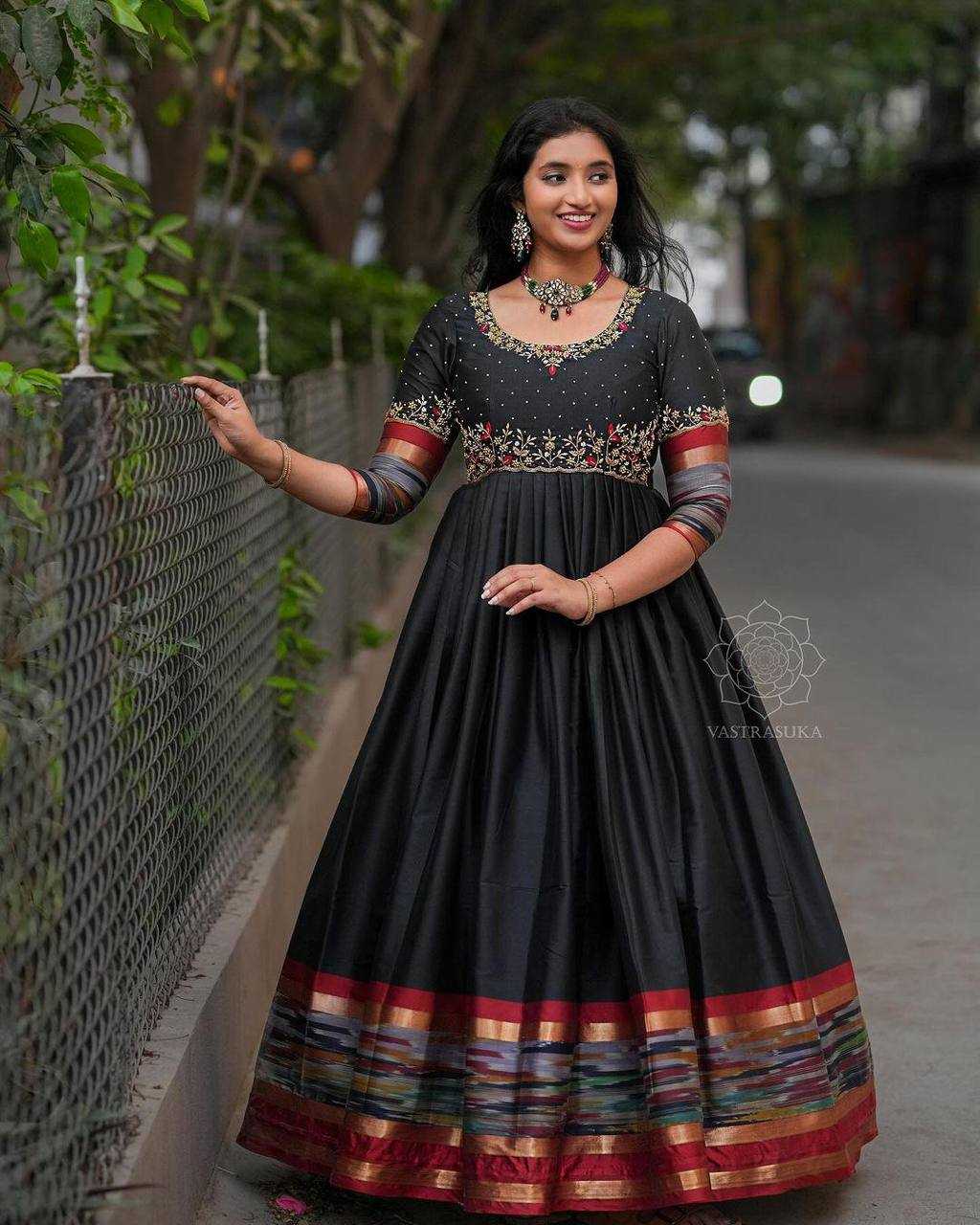 YNF MUSLIN COTTON KESH149 1237 GOWNS WHOLESALE EMBROIDERY ANARKALI PARTY LONG GOWNS MANUFACTURER