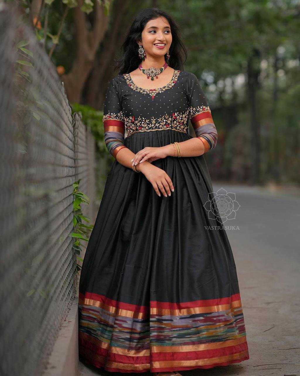 YNF MUSLIN COTTON KESH149 1237 GOWNS WHOLESALE EMBROIDERY ANARKALI PARTY LONG GOWNS MANUFACTURER