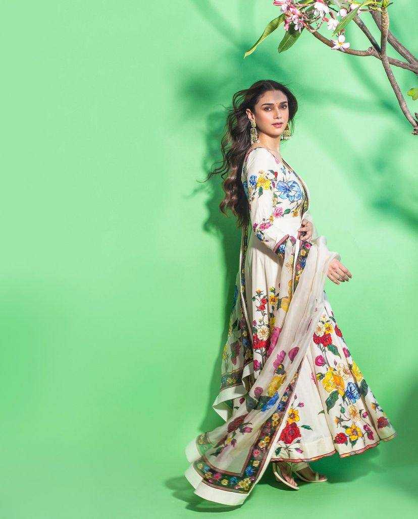 YNF MUSLIN COTTON KESH149 1250 GOWNS WHOLESALE ANARKALI LONG PRINTED FANCY GOWNS MANUFACTURER