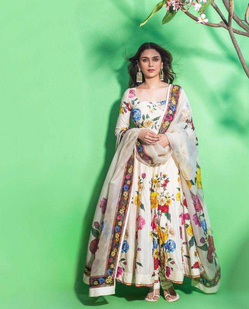 YNF MUSLIN COTTON KESH149 1250 GOWNS WHOLESALE ANARKALI LONG PRINTED FANCY GOWNS MANUFACTURER