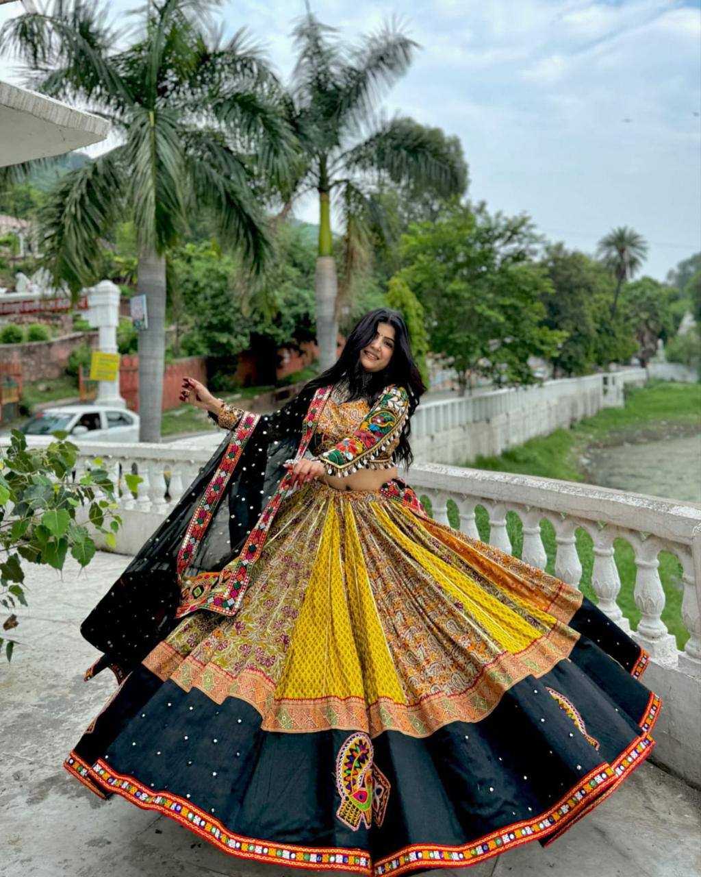 YNF MUSLIN COTTON KESH151 083 LEHENGAS WHOLESALE TRADITIONAL NAVRATRI CHANIYA CHOLI MANUFACTURER