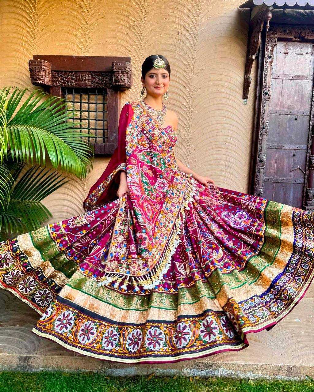 YNF MUSLIN COTTON KESH151 084 LEHENGAS WHOLESALE TRADITIONAL PRINTED NAVRATRI CHANIYA CHOLI MANUFACTURER