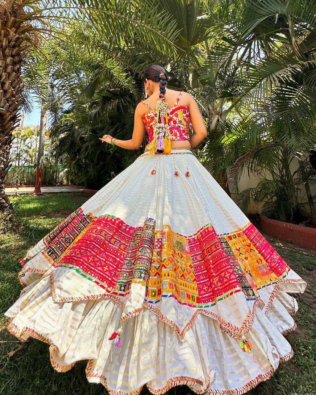 YNF MUSLIN COTTON KESH151 087 LEHENGAS WHOLESALE TRADITIONAL PRINTED NAVRATRI CHANIYA CHOLI MANUFACTURER