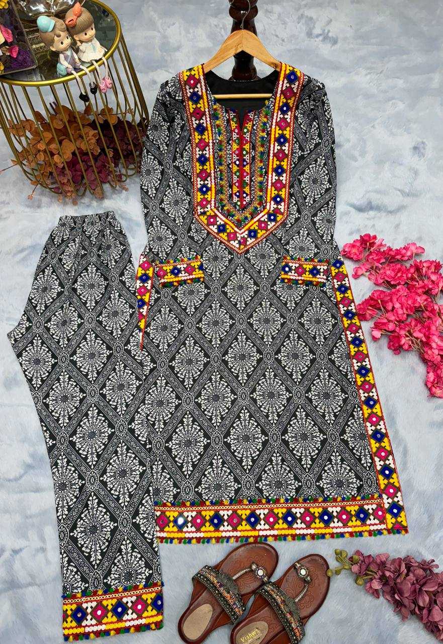 YNF PURE MASLIN SILK KESH141 1067 KURTIS WHOLESALE PRINTED KURTIS WITH BOTTOM EMBROIDERED KURTIS SILK PRINTED SILK KURTIS MANUFACTURER 