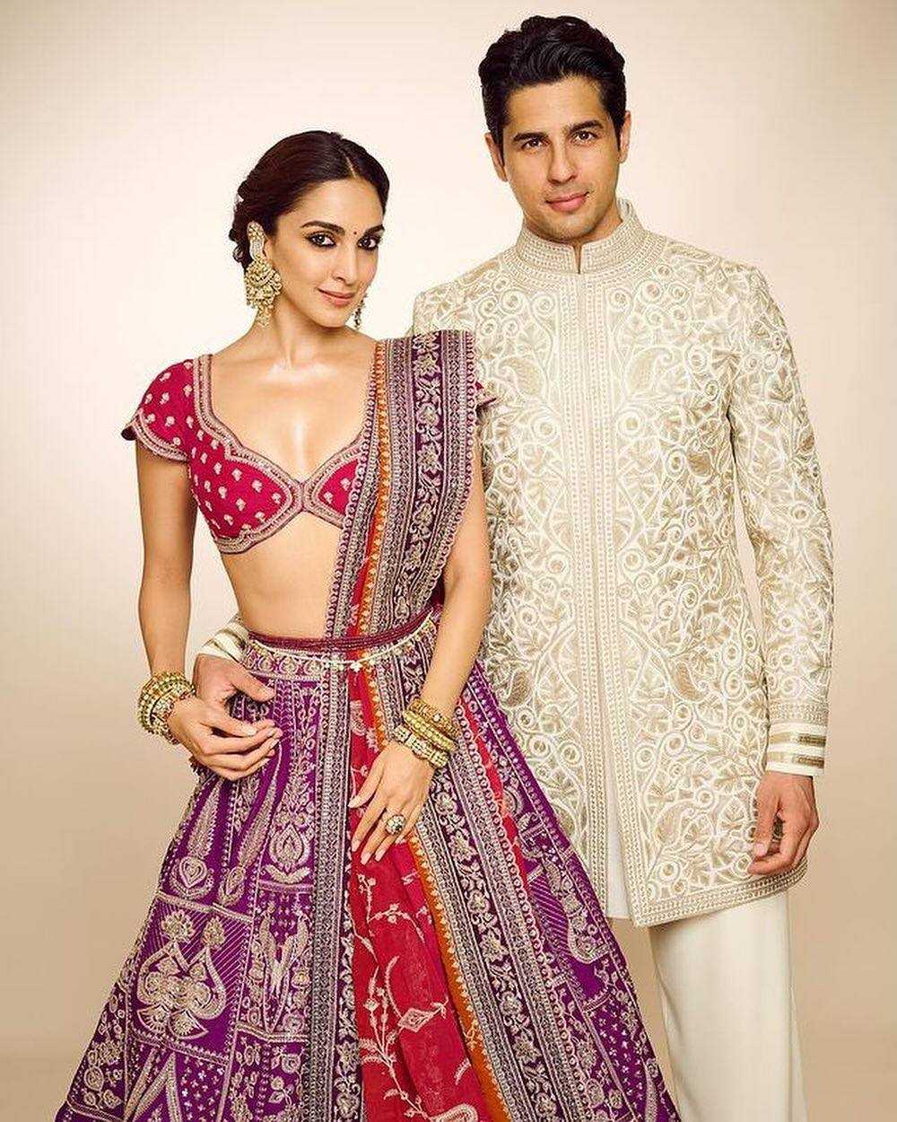 YNF SILK RIN114 5038 LEHENGAS WHOLESALE TRADITIONAL SILK CELEBRITY EMBROIDERED BOLLYWOOD LEHENGAS  MANUFACTURER