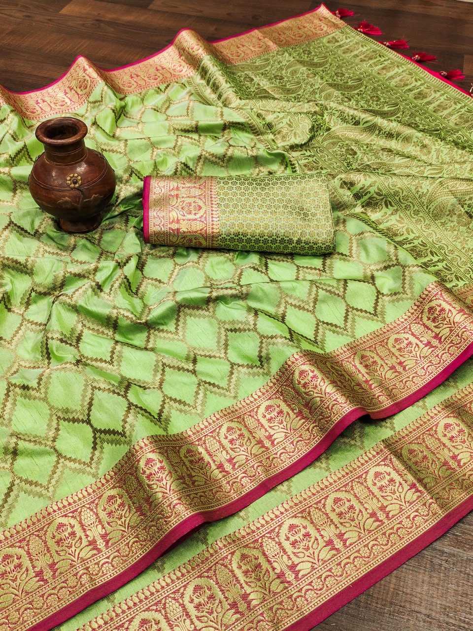 YNF SOFT SILK RIN150 ARPITA SILK SAREES WHOLESALE SOFT SILK TRADITIONAL SAREES MANUFACTURER