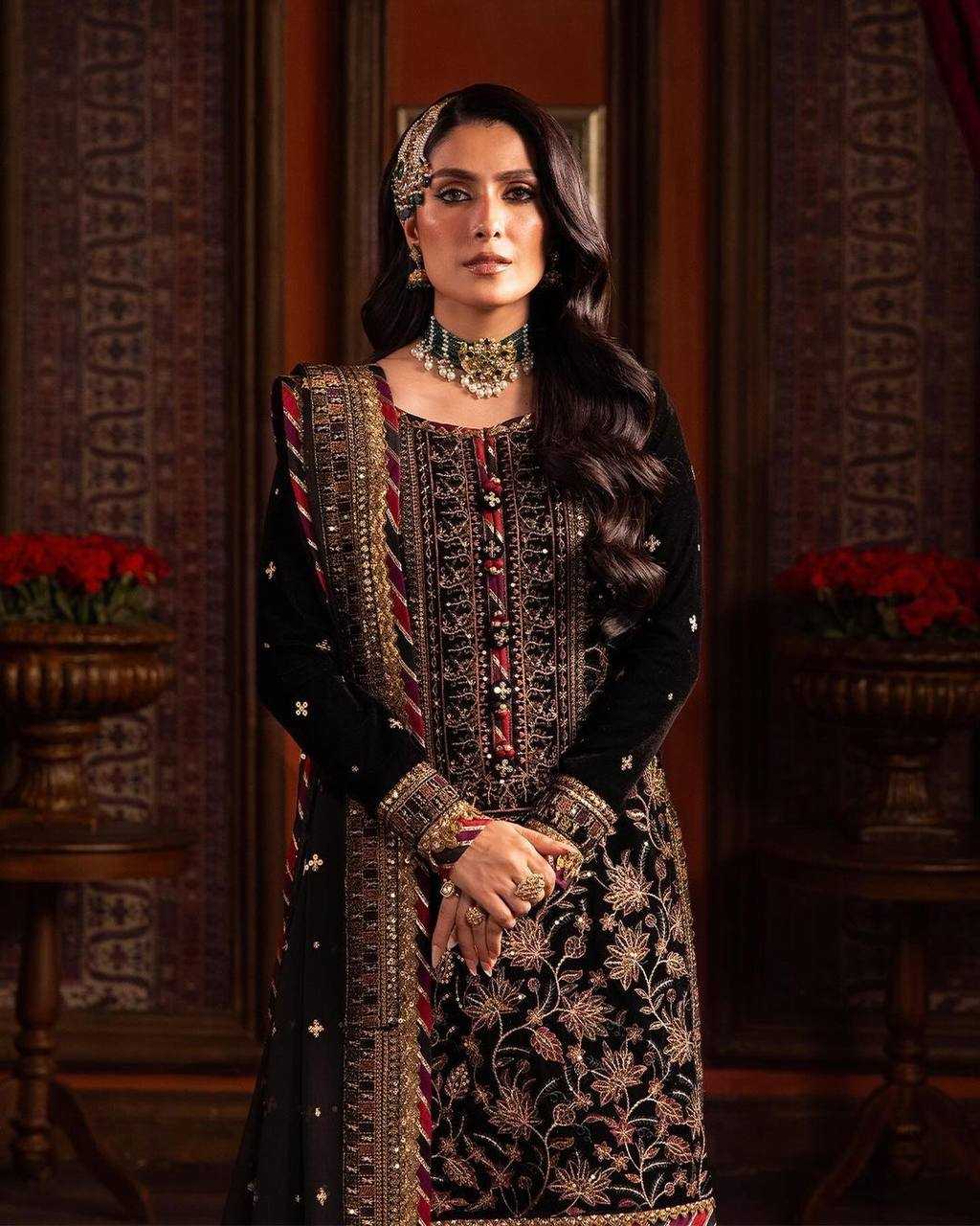 YNF VELVET KESH150 1165 SUITS & DRESSES WHOLESALE VELVET EMBROIDERY LADIES SILK PARTY WEAR ZARI WORK SUITS MANUFACTURER