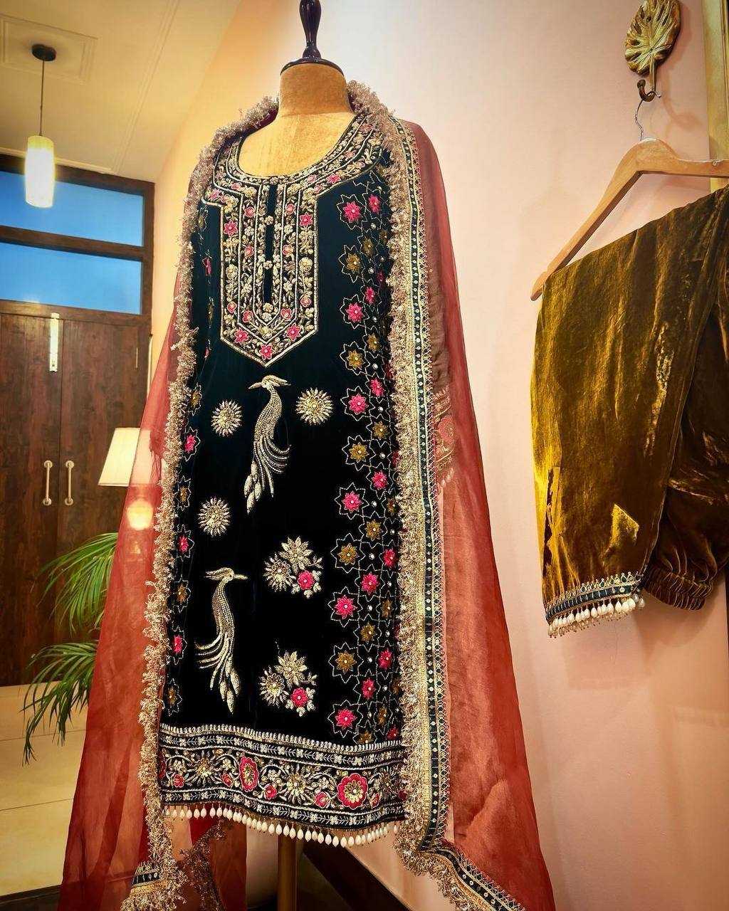 YNF VELVET KESH150 1171 SUITS & DRESSES WHOLESALE VELVET EMBROIDERY PALAZZO LADIES SILK SUITS MANUFACTURER